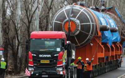 🚚 Logran un operativo histórico: el reactor de 456 toneladas llegó finalmente a Luján de Cuyo.