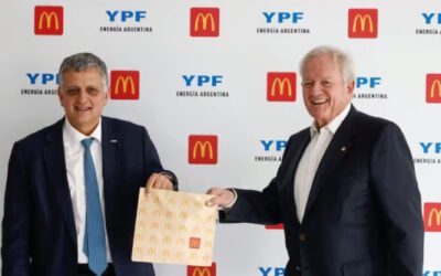 De cargar combustible a pedir un combo: la apuesta de YPF que transformará sus estaciones de servicio